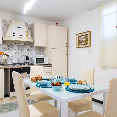 Vakantiehuis House With Garden Near The And Ac *
