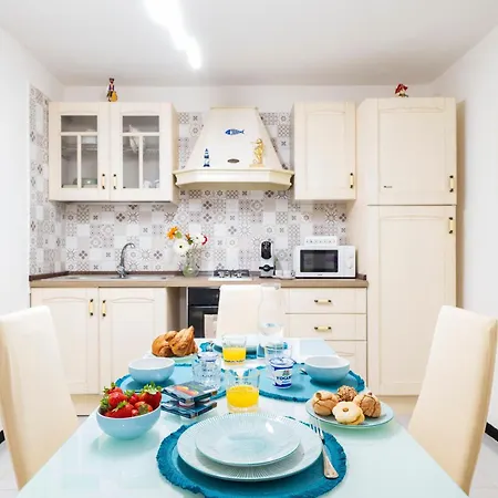 Casa vacanze House With Garden Near The And Ac Quartu SantʼElena