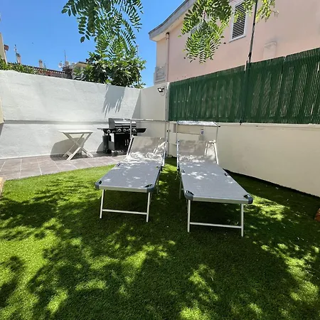House With Garden Near The And Ac Quartu SantʼElena