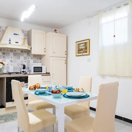House With Garden Near The And Ac * Quartu SantʼElena