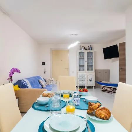 Σπίτι διακοπών House With Garden Near The And Ac